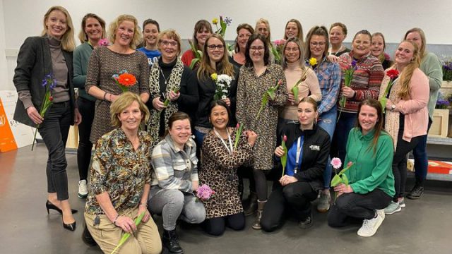 𝗖𝗼𝗹𝗼𝘂𝗿𝗳𝘂𝗹 𝗴𝗶𝗿𝗹𝗽𝗼𝘄𝗲𝗿 💪 𝗮𝘁 The Floral Connection!Proud to have all these power women in our team.Yesterday March 8, International Women’s Day...Our sympathy and profound solidarity go to the Ukrainian women and girls who are caught up in a war. Our thoughts are with all of you. 🙏🏻💛 💙#internationalwomensday2022 #girlpower #lovenotwar